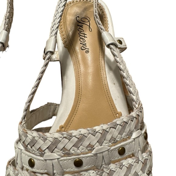 Trotters White Leather Braided Straps Stud Accents Slingback Sandals Size 8.5W - Picture 5 of 7